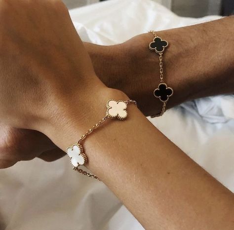 2-delt Kløverarmbåndsett - Svart/Hvit