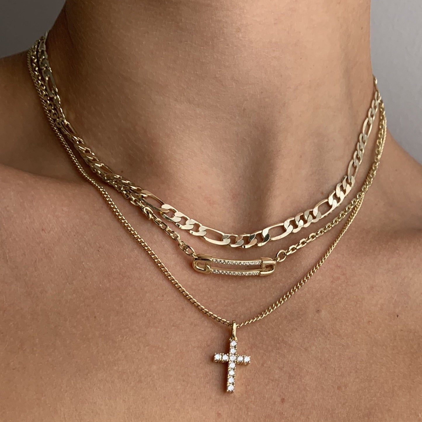 EXCLUSIV | Elegance Cross halskjede