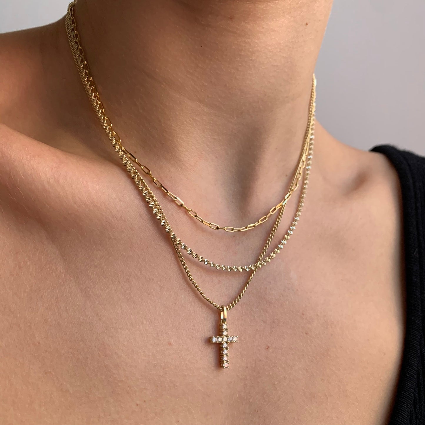 EXCLUSIV | Elegance Cross halskjede