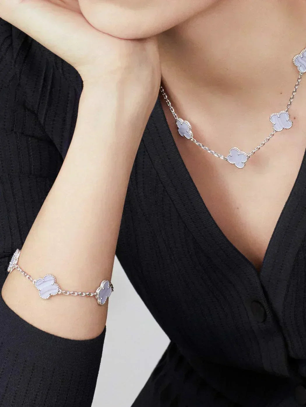 CLOVER | 10 Motiver Lilla Halskjede