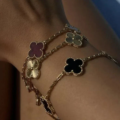 CLOVER | Svart/Gold Armbånd